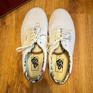 Women’s white / floral vans